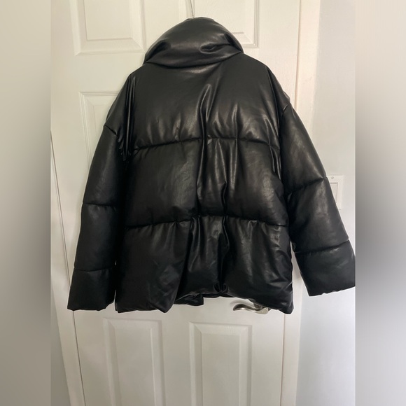 NWT Dynamite City Puffer (Size Large- Fits Large-Extra Large) - Picture 2 of 6